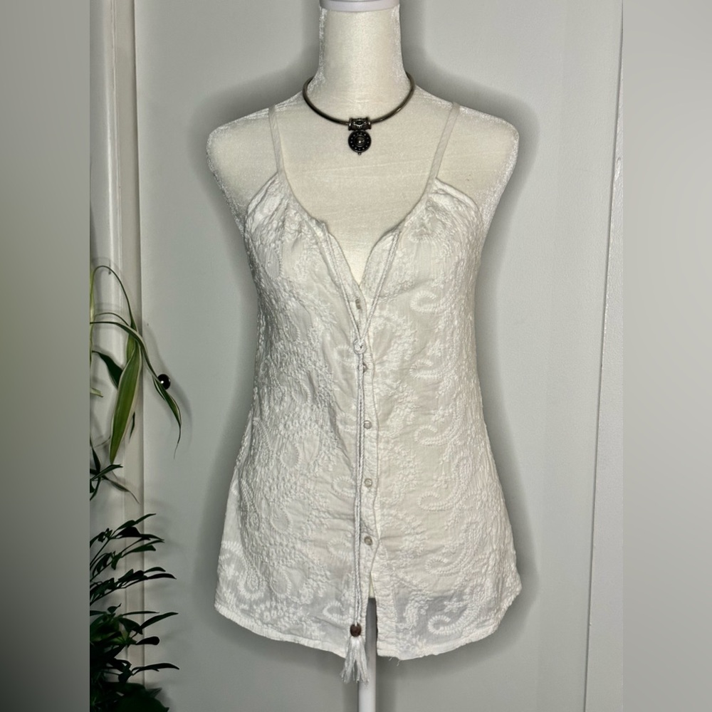 **Laffaire Woman"s Sleeveless Boho Paisley Top Size Small Light Cream